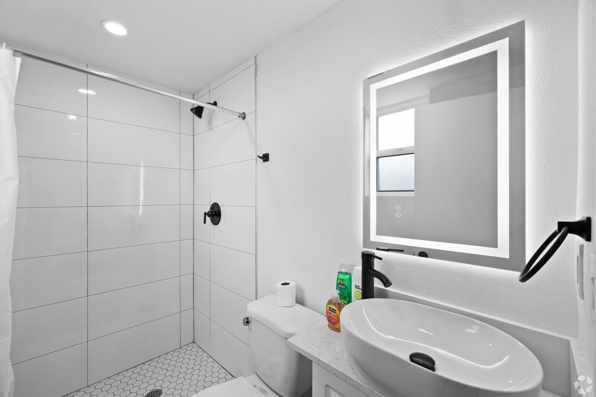 Chic Private With Bath-steps To Usc And Downtown La Pensión